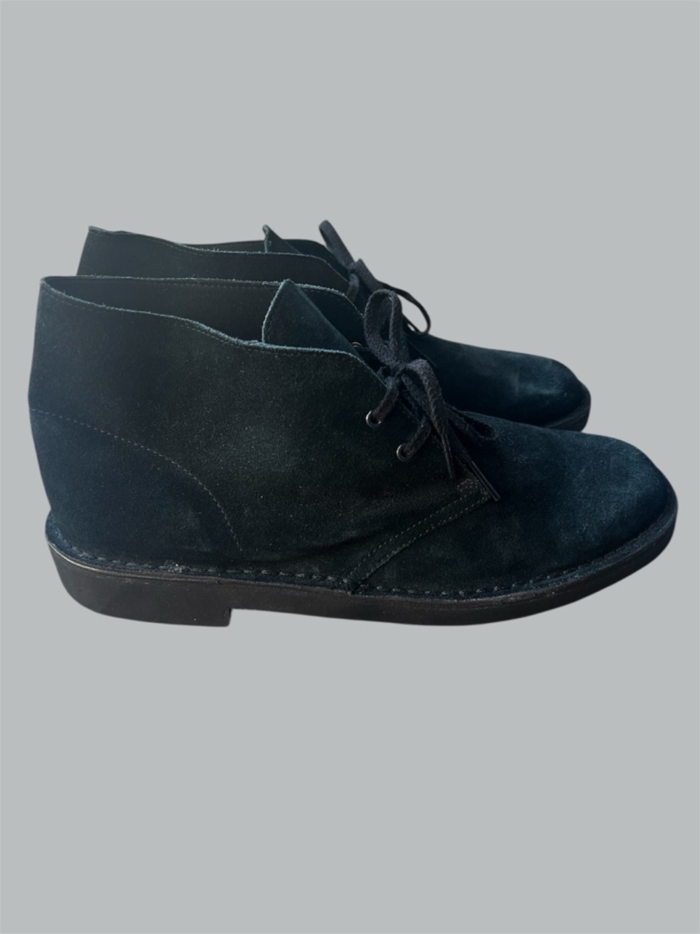 Clarks men’s Suede Chukka Boot NWOB Size 10 Leather Shoes